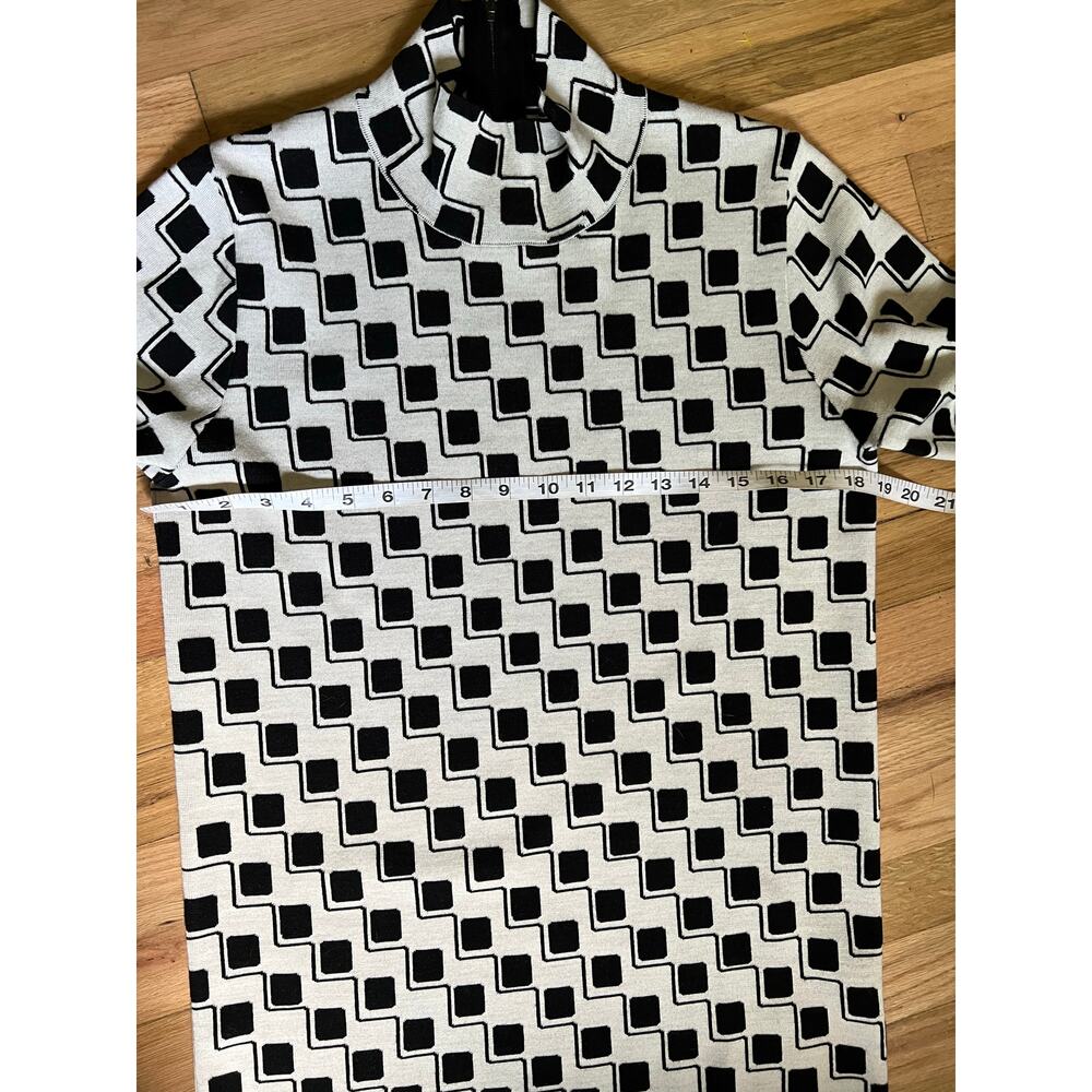 Quiet Luxury St. John Wool Stretch Maximalist Black White Mock Neck Sweater Sz L - Picture 11 of 14